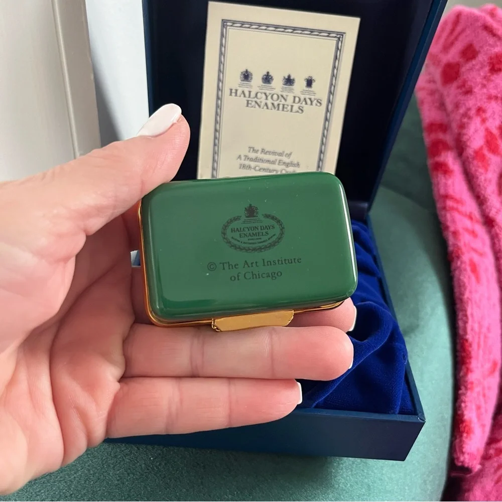 Halcyon Days Enamel Box with Claude Monets home - Picture 3 of 6